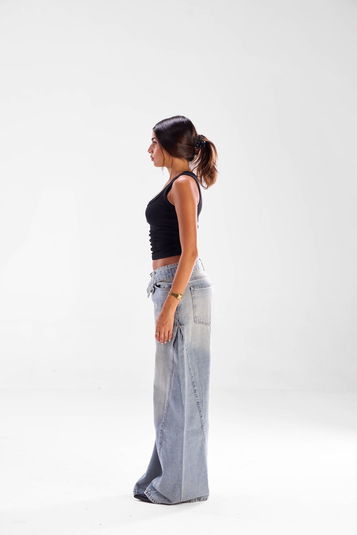 Pinned belt jeans.