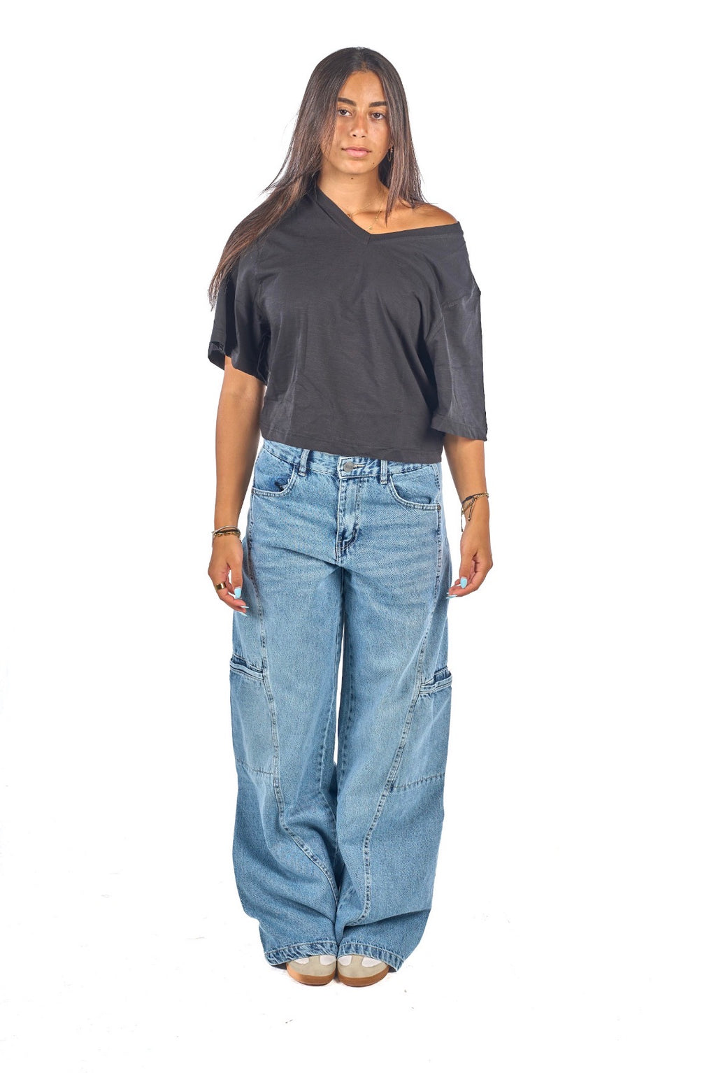 V-neck relaxed tee