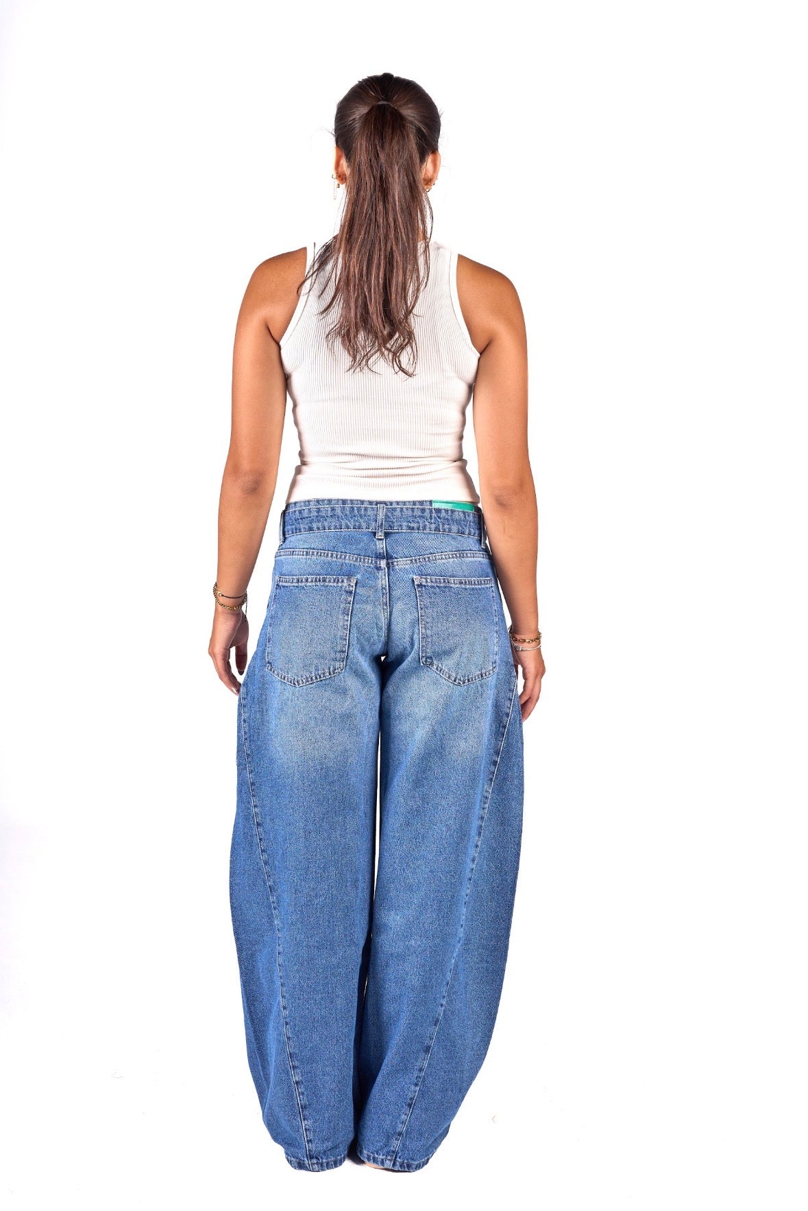Pinned belt jeans.