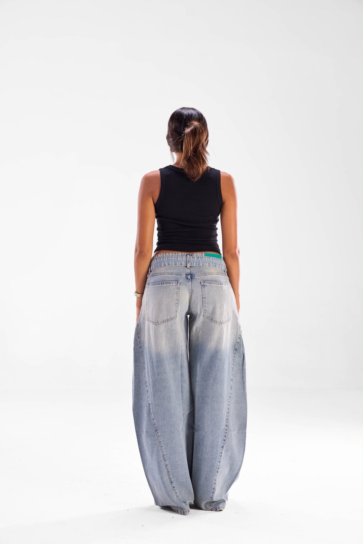 Pinned belt jeans.