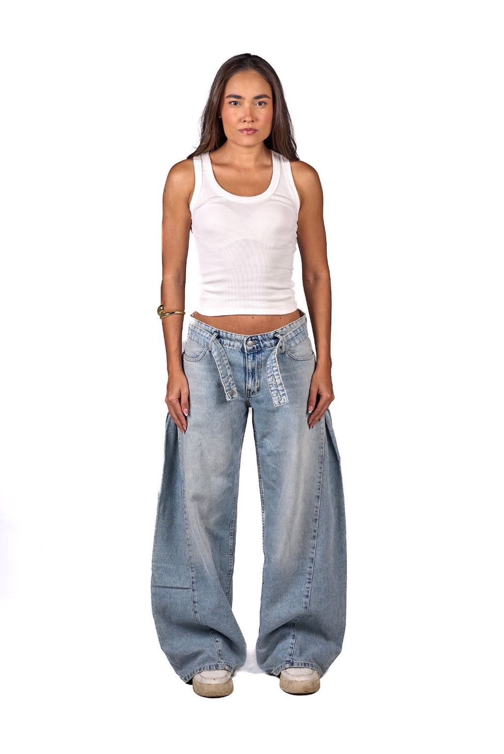 Pinned belt jeans.