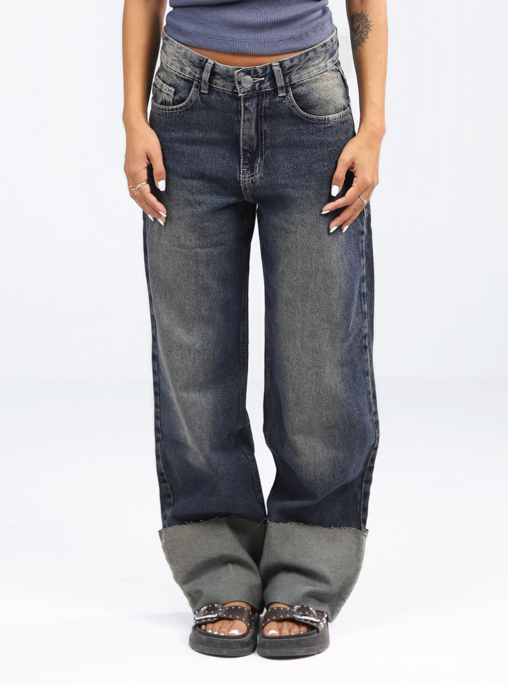 FOLDED JEANS
