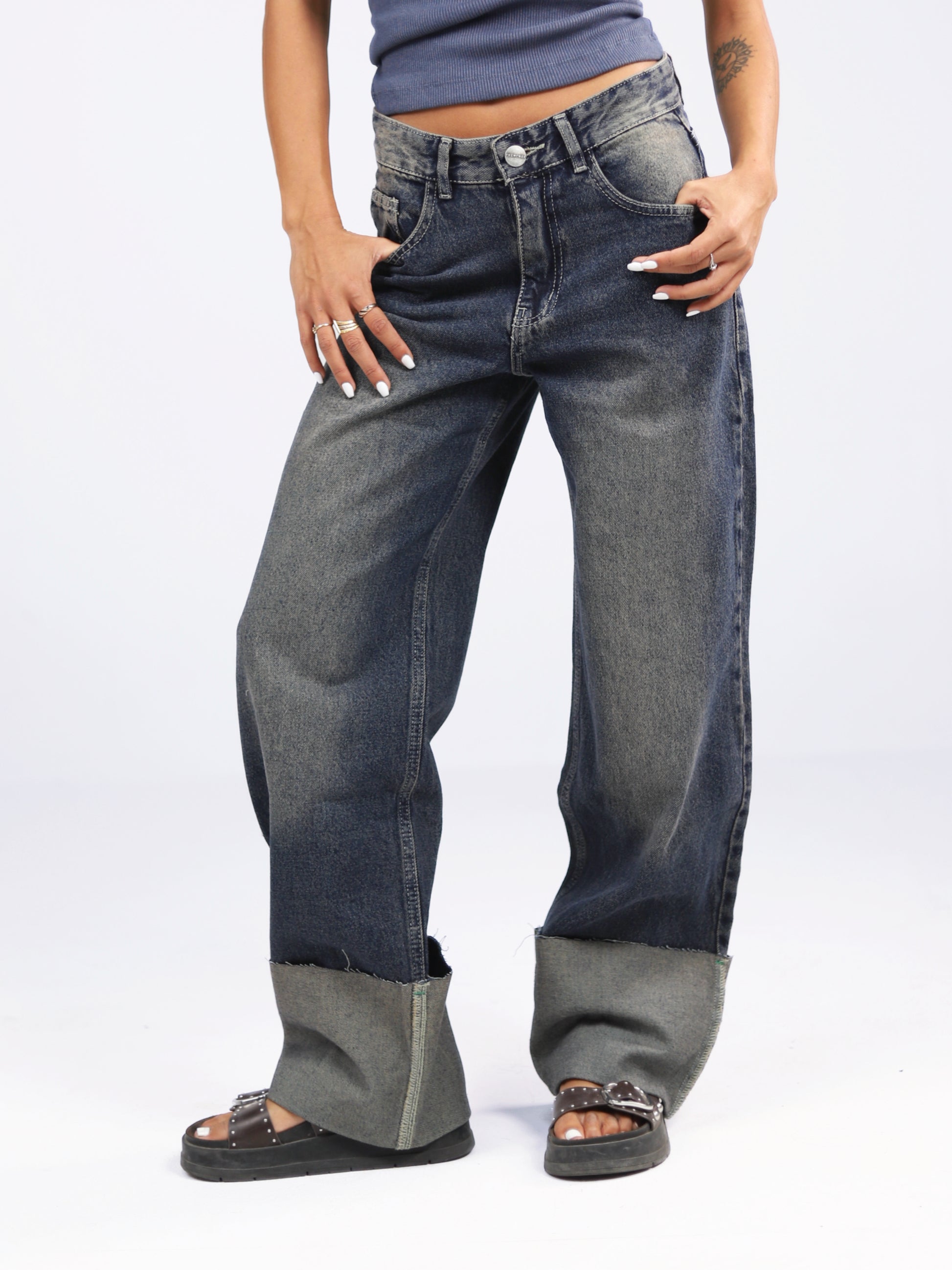 FOLDED JEANS