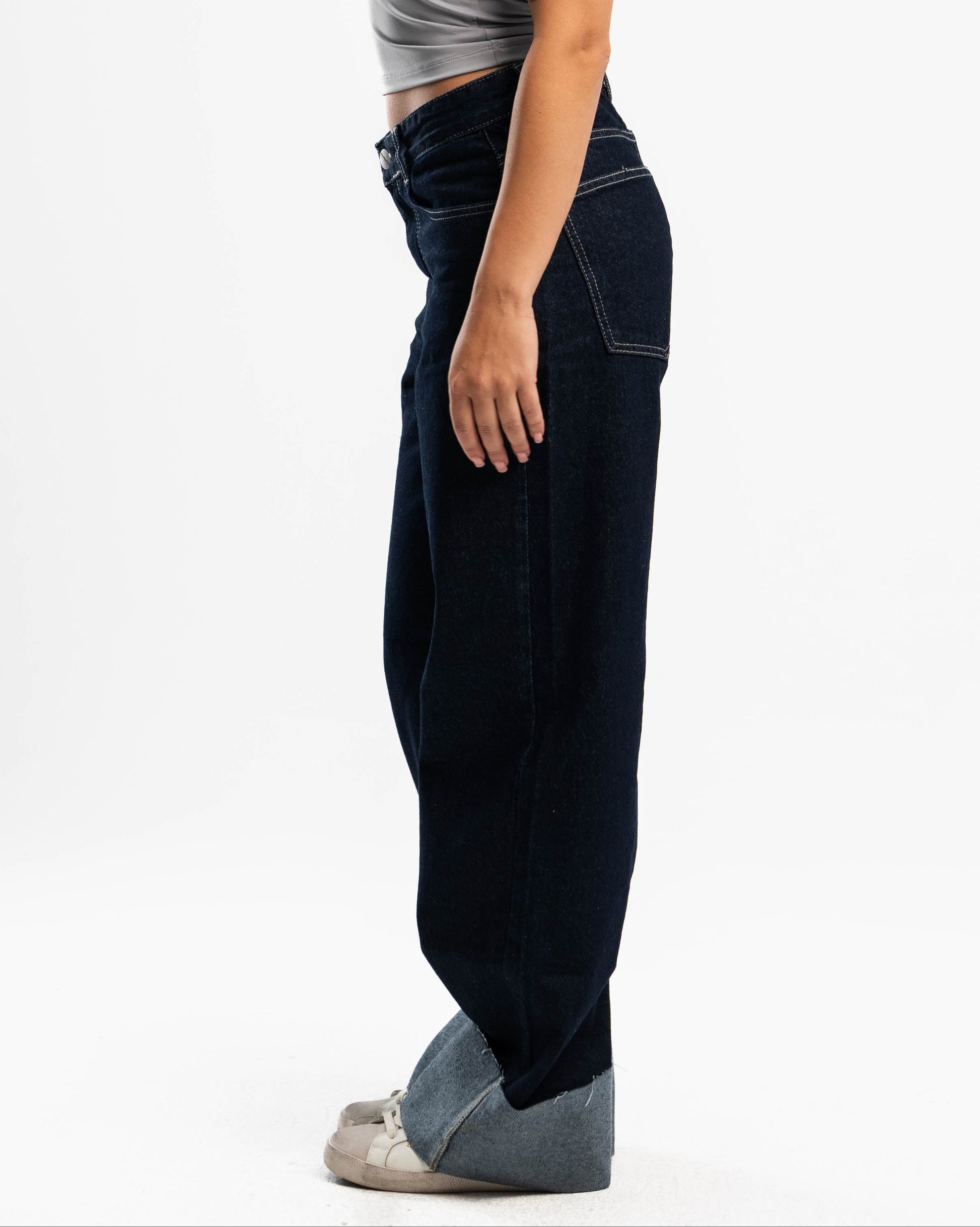 FOLDED JEANS