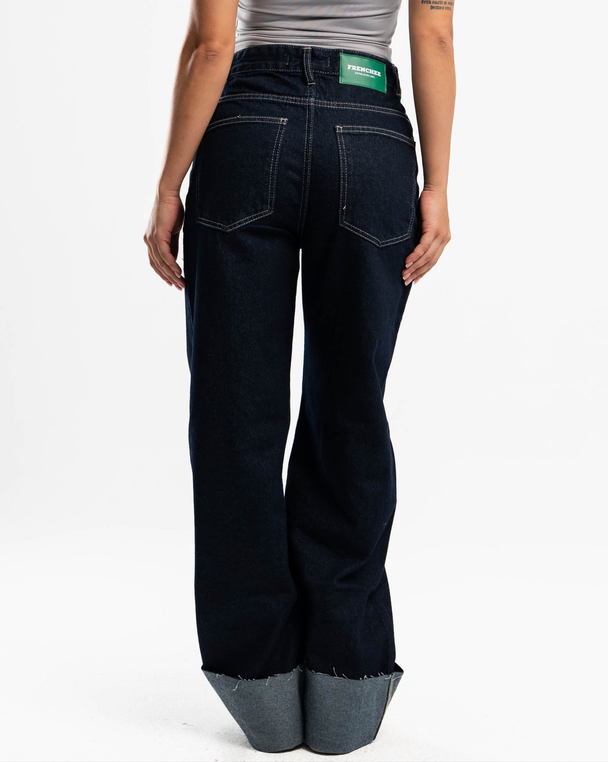 FOLDED JEANS