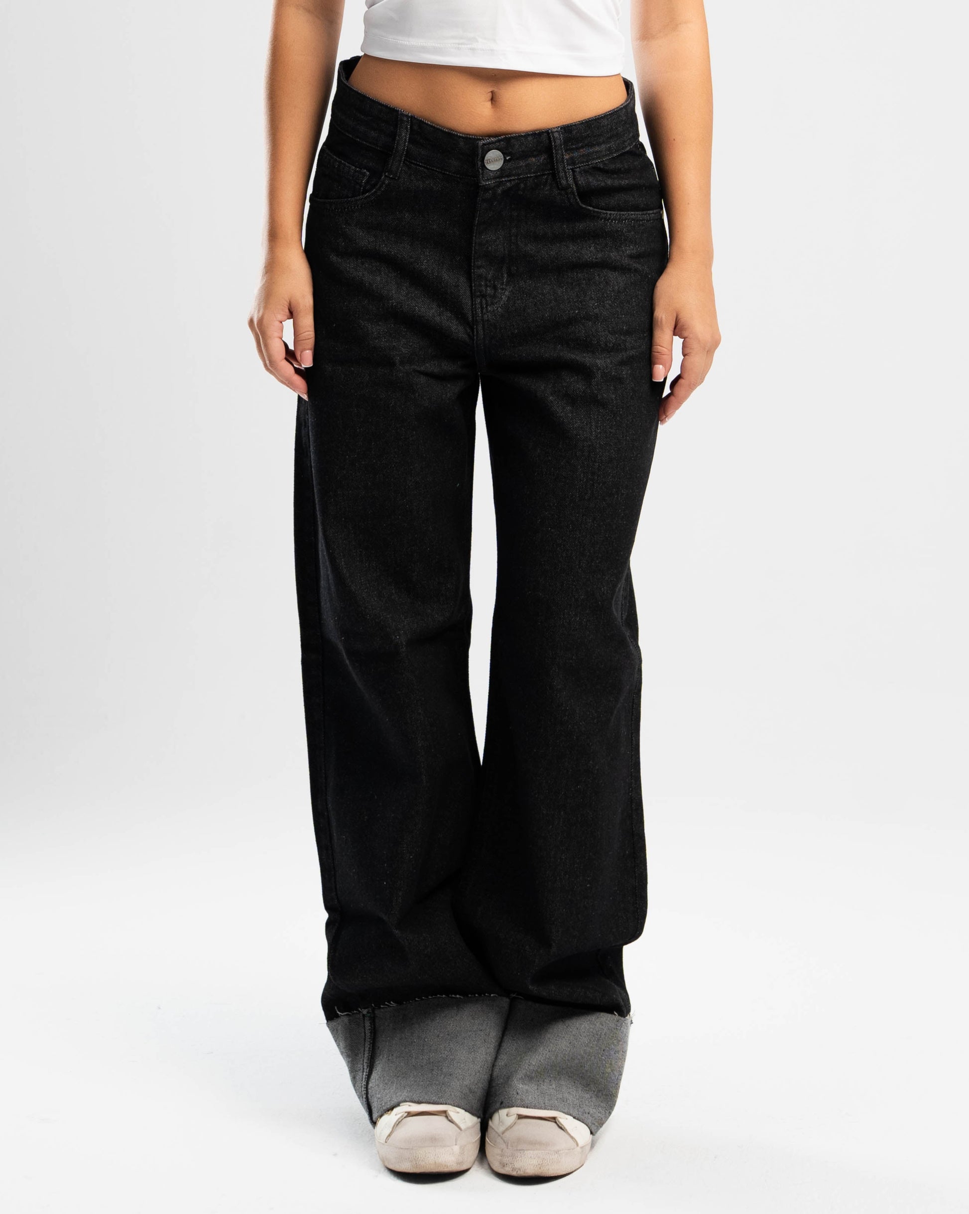 FOLDED JEANS