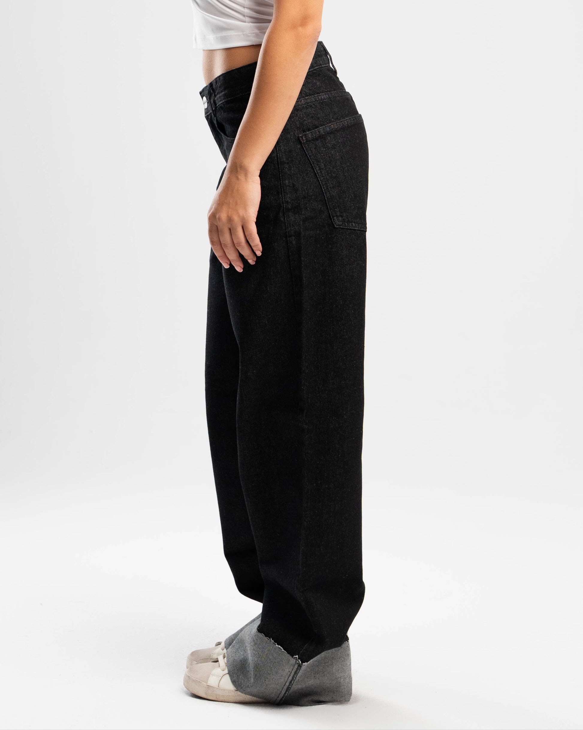 FOLDED JEANS