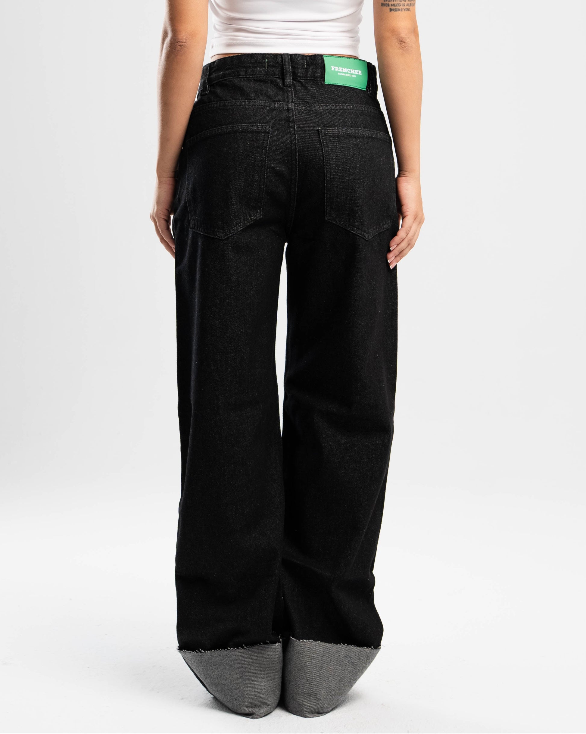 FOLDED JEANS