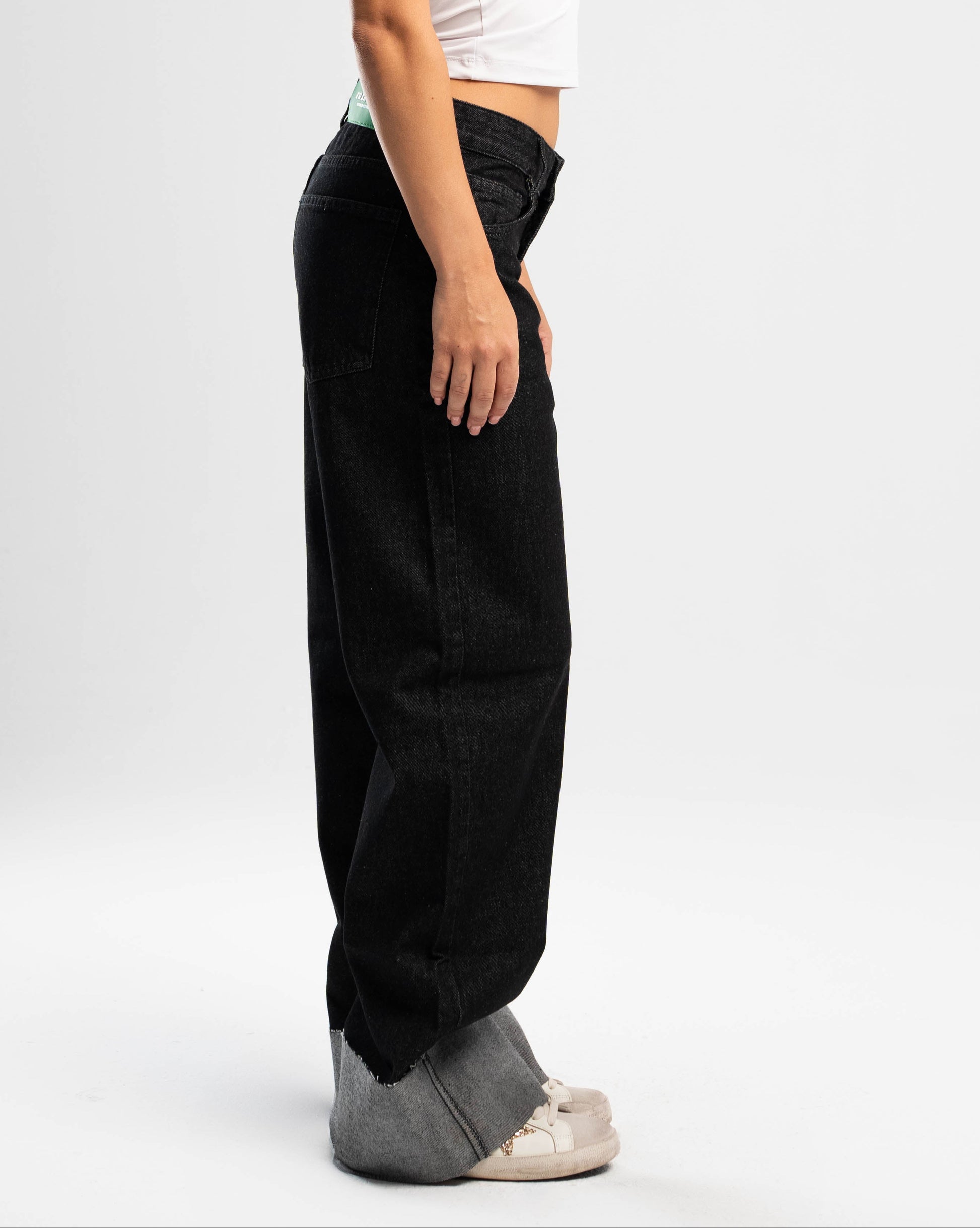 FOLDED JEANS