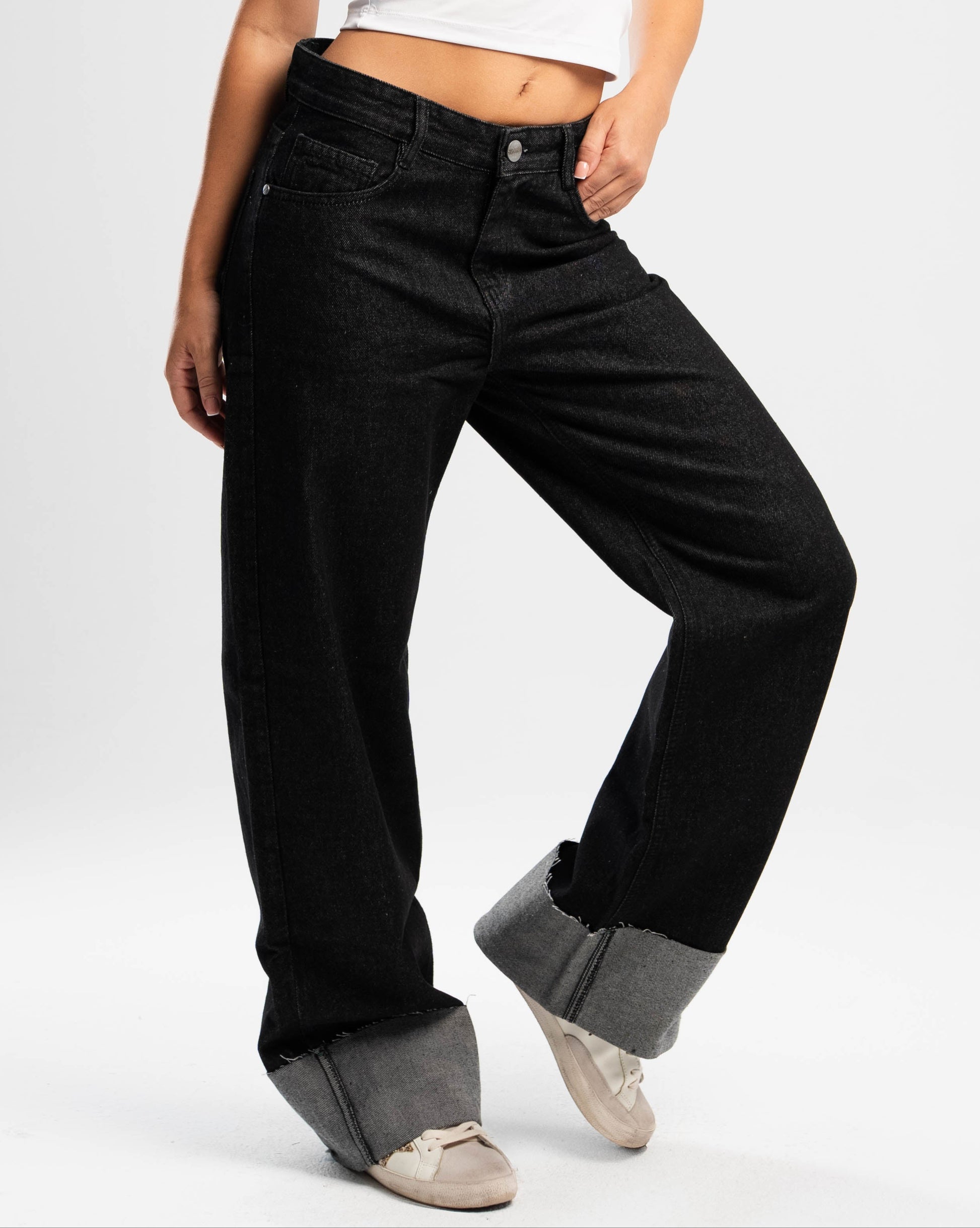 FOLDED JEANS