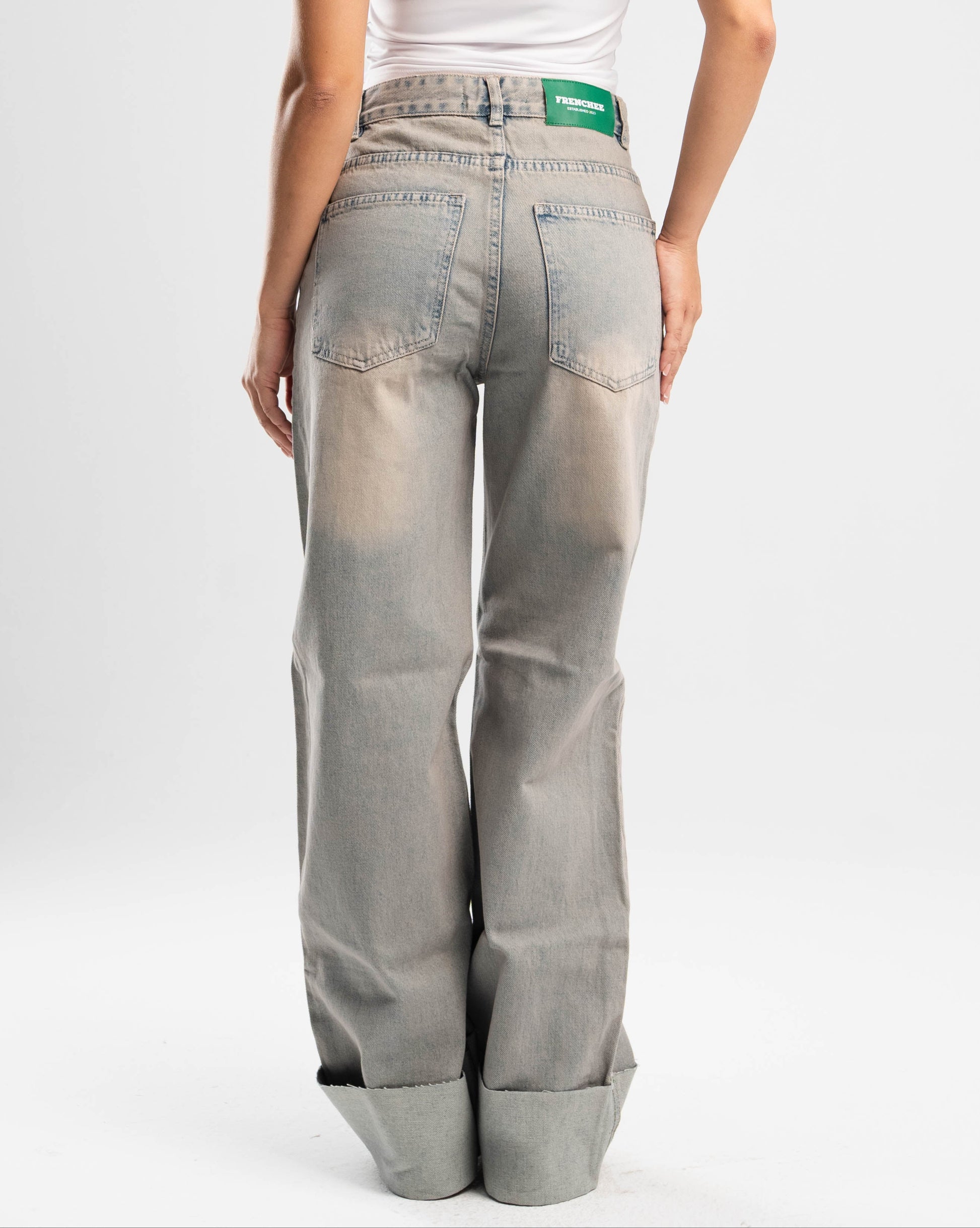 FOLDED JEANS